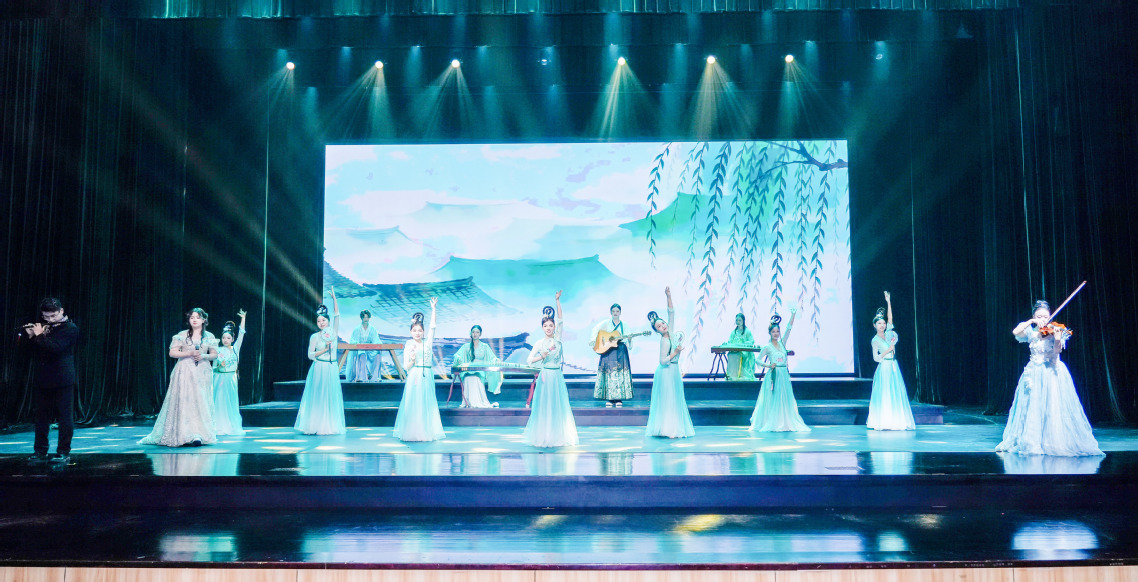 学生表演 学生表演